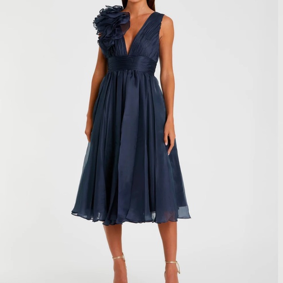 送料関税込■Mac Duggal■ノースリーブ■ミディ丈Aライン■ Mac DUGGAL Blue Sleeveless Chiffon A-Line Tea Length